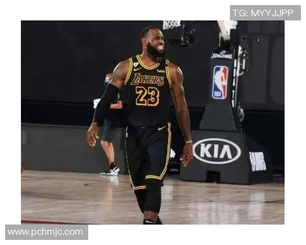 湖人对阵爵士詹姆斯精彩集锦回顾展现传奇球星的绝佳表现与精彩瞬间 湖人对阵爵士詹姆斯精彩集锦回顾展现传奇球星的绝佳表现与精彩瞬间