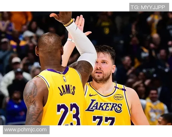 21号火箭与湖人激战正酣NBA赛季精彩对决引发球迷热议